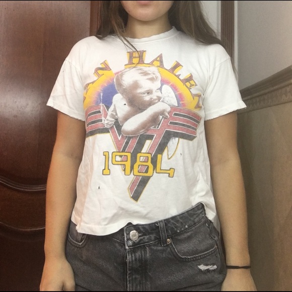 graphic tshirt - Picture 3 of 3